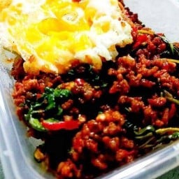 ข้าวกระเพรา🔥ญ.เนย วัชรพล