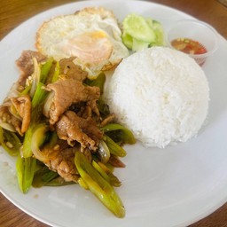 ผัดพริกหยวก