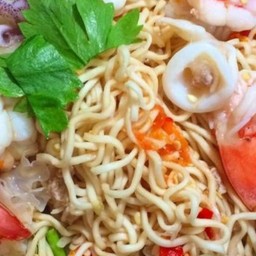 ร้านยำแซ่บสายฝน