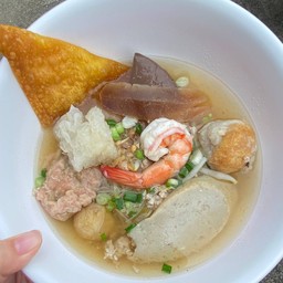 ก๋วยเตี๋ยวน้ำใสทะเล