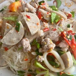 ป้าเจี๊ยบจัดให้อาหารตามสั่ง(ข้าง รง.โสม)