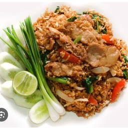 ข้าวผัดรถไฟหรือข้าวผัดโบราณ พร้อมไข่ดาว