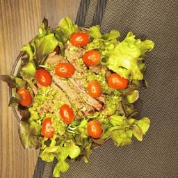 ยำสลัดเนื้อย่าง (Spicy Grilled Beef Salad)