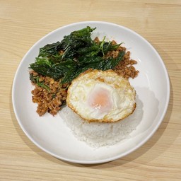 กะเพรากรอบหมูสับ