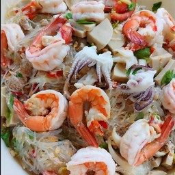 ยำวุ่นเส้นทะเล