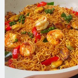 มาม่าผัดฉ่า(เลือกเนื้อได้จ้า)