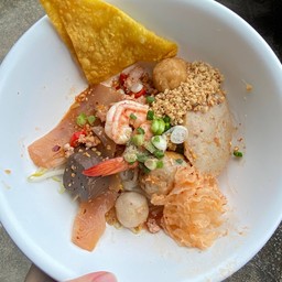 ก๋วยเตี๋ยวต้มยำแห้งทะเล
