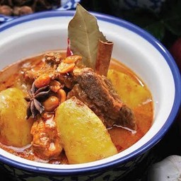 มัสมั่นเนื้อตุ๋น