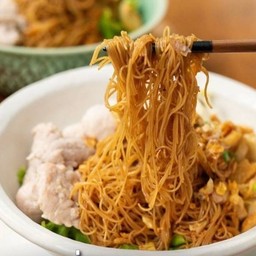 ก๋วยเตี๋ยวคลุก+กากหมู