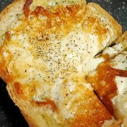 เนยกระเทียมชีส