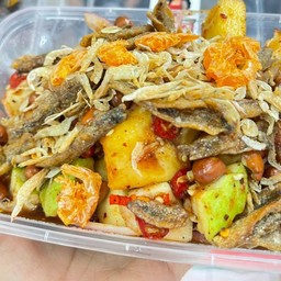 ผลไม้รวมทรงเครื่อง