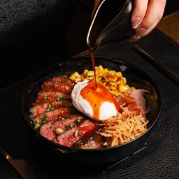 Lava's Beef Rice Bowl / ข้าวหน้าเนื้อเทนเดอร์ลอยน์