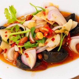 ยำไข่เยี่ยวม้า