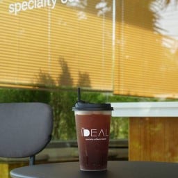 Ideal specialty coffee (กาแฟ มัทฉะ เค้ก ครอฟเฟิล เบเกอรี่) วัชรพล เพิ่มสิน
