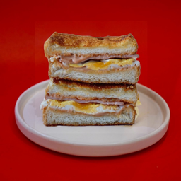 Ham and Egg Crunch Sandwich (ครันช์ แซนด์วิช แฮม และไข่)