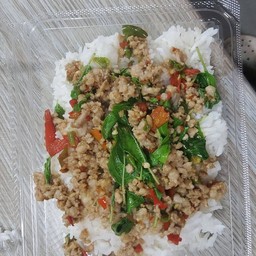 ข้าวผัดกะเพราหมูสับ