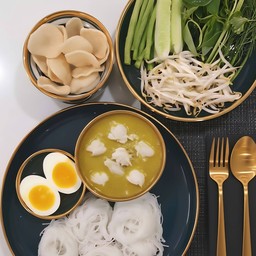 ต้นตำรับชุดขนมจีนแกงใต้(น้ำยาโขลกปลาทูน่า) - เนื้อปูก้อน