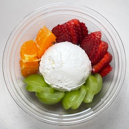 กรีกโยเกิร์ต + ผลไม้ 3 อย่าง