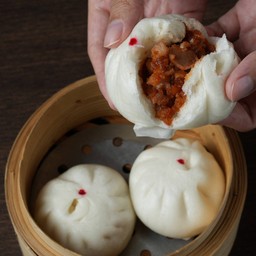 ซาลาเปาหมูแดง