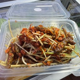 ยำมะม่วงเปรี้ยวน้ำปลาหวานแบบสับ