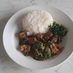 กะเพราหมูตุ๋น