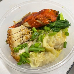 บะหมี่เกี๊ยวเป็ดย่าง-หมูกรอบ