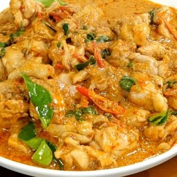 ข้าวหน้าผัดพริกแกงไก่ใส่นมข้นจืด