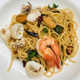 สปาเก็ตตี้ผัดพริกแห้ง ทะเล