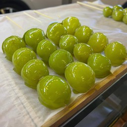 5 ไม้ ถังหูลู่ องุ่นไซมัสคัสเนื้อเยลลี่ เคลือบน้ำตาล