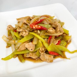 หมูผัดพริกหยวก