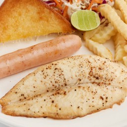 สเต๊กปลาดอรีย่าง + สเต๊กไส้กรอกไก่ (1 ชิ้น)