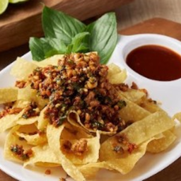 ยำเกี๊ยวกรอบต้มยำ (เดลิเวอรี่)