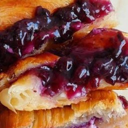 แซนด์วิชทอดไส้ทะลัก ( บลูเบอร์รี่ )