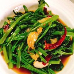 ผัดผักบุ้งไฟแดง