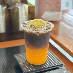 อเมริกาโน่ น้ำส้ม