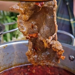 ร้านอาหารปิ้งย่างเหอ นวลจันทร์36  -