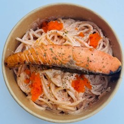 สปาเก็ตตี้แซลมอนซอสครีมไข่กุ้ง