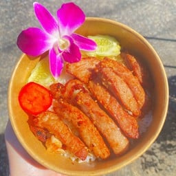 บ้านมีรัก - ข้าวคอหมูย่าง ปีกไก่ย่าง ไก่ทอดน้ำปลา