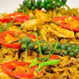 ข้าวหน้าคั่วกลิ้งทูน่ากระป๋อง