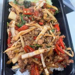 ผัดหน่อไม้ดอง  ราดข้าว(เลือกเนื้อสัตว์ได้เลยจ้า)