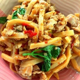 กะเพราหน่อไม้