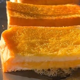 เนยนมน้ำตาล  ซื้อ 2 แถม 1