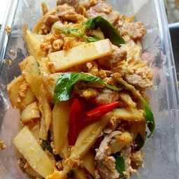 หน่อไม้ผัดไข่ หมู (เป็นกับข้าว)