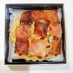 Agilio e Olio Bacon เบคอนผัดพริกเเห้ง