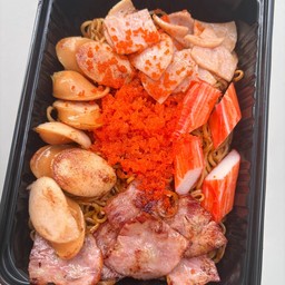 ผัดมาม่าไข่กุ้ง (ฟรีท็อปปิ้ง 1อย่าง)