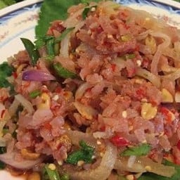 ยำแหนม + หนังหมู