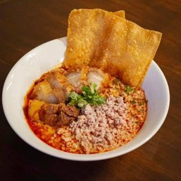 ม่ามาหมูต้มยำสับหมูกรอบ