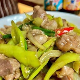 ไก่ผัดพริกสด