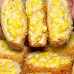 แซนด์วิชทอด ใส่ทะลัก ( ครีมข้าวโพด )