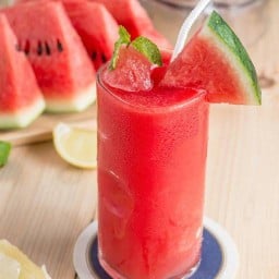 ร้านน้ำผลไม้ปั่น Littlepiano Fruit Smoothie & Bread